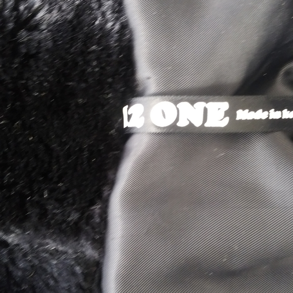 Girl's winter jacket size large from 12 One? - Picture 6 of 8